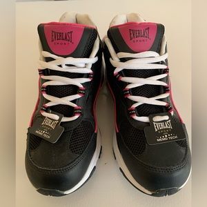 NWT Everlast sneakers women’s size 8